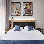 Hotel Halo 4*