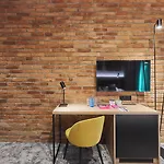 Halo Hotel