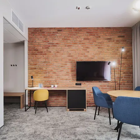 Halo Hotel 4*