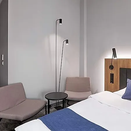 Hotel Halo