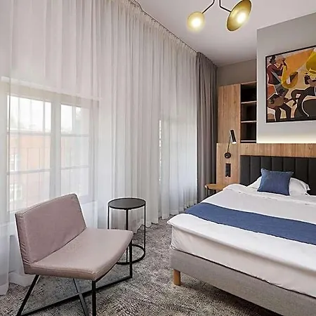 Hotell Halo 4*