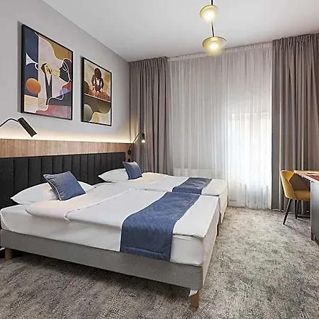 Halo Hotel